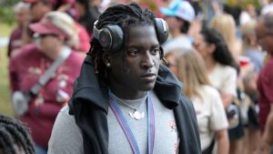 Florida State football's Ethan Pritchard leaves rehab after shooting, reunites with teammates