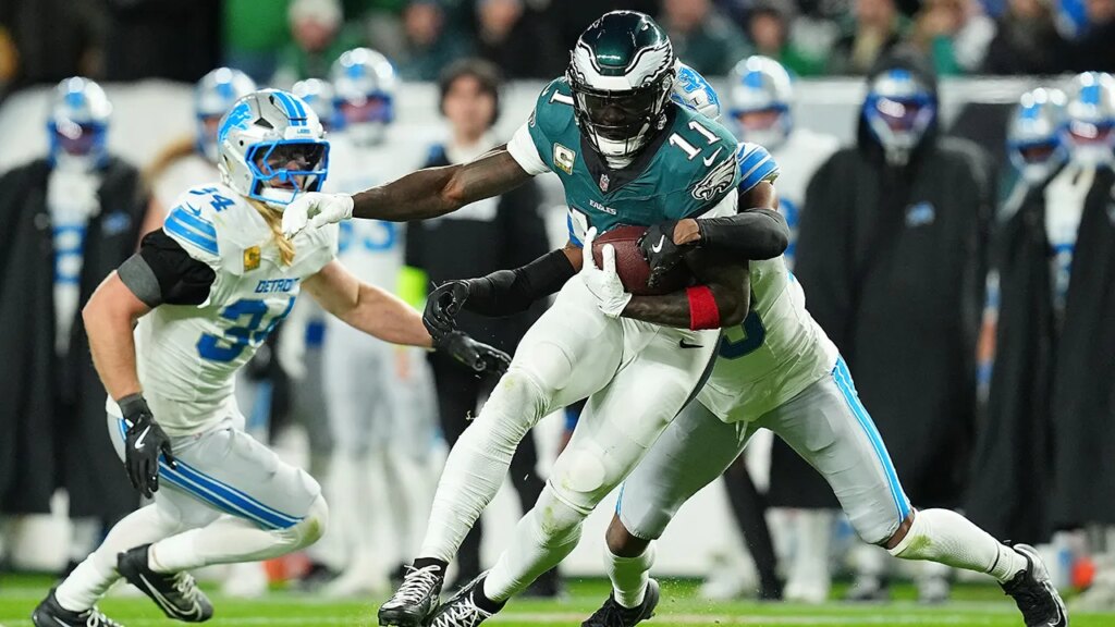 NFL broadcaster Cris Collinsworth rips late penalty against Lions as Eagles' defense dominates in win