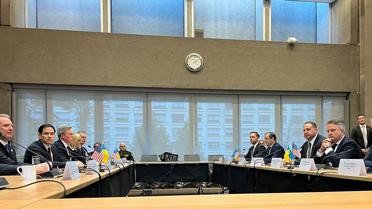 Delegation-Geneva-Peace-Talks