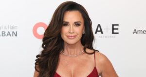 Kyle Richards’ ‘Go-To’ Leggings Are Down to an Absurd $19 for Cyber Weekend