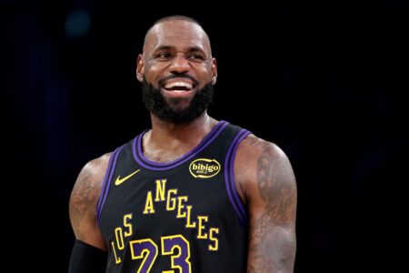 LeBron James Makes NBA History Move in Lakers–Jazz Game