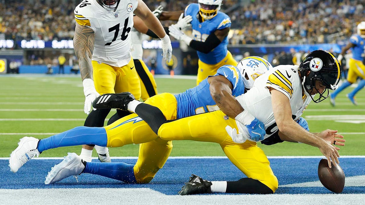 Aaron Rodgers safety vs Chargers