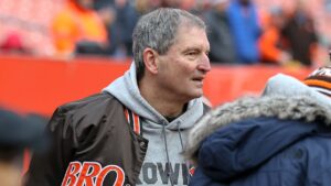 Super Bowl champion, Browns great Bernie Kosar reveals health update amid delayed liver transplant