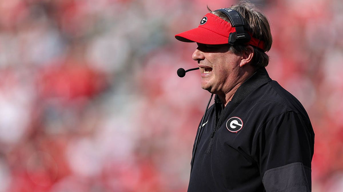 Kirby Smart on the sideline vs Charlotte