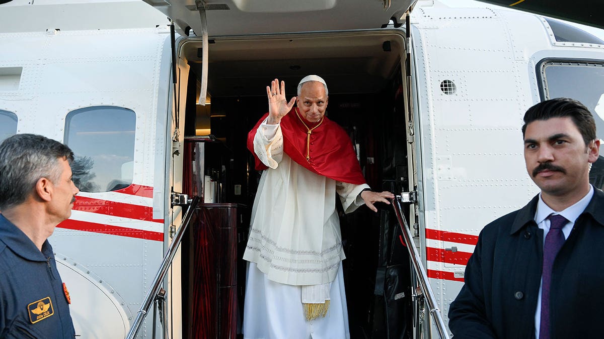 Pope Leo XIV arrives on helicopter to Turkey