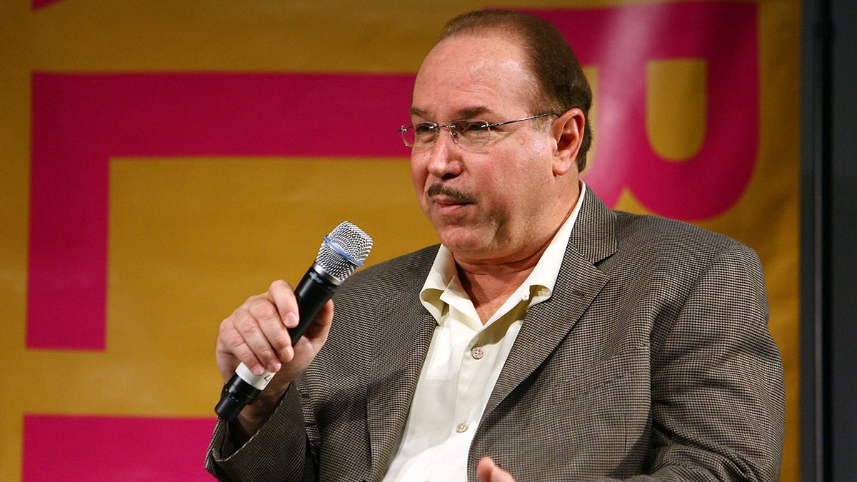 Victor Conte talks at event