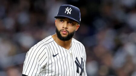 Devin Williams, Mets agree to 3-year deal after tumultuous season with Yankees: reports