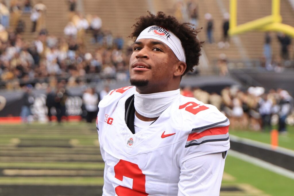 Ohio State Star Claims Nation’s Top Honor Ahead of College Football Playoff