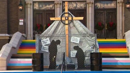 Texas church depicts Holy Family in cage wrapped in barbed wire in nativity display