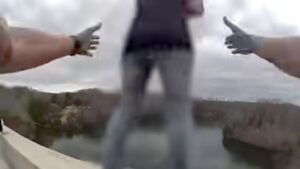 Tennessee officers rescue woman considering jumping from bridge on day after Christmas