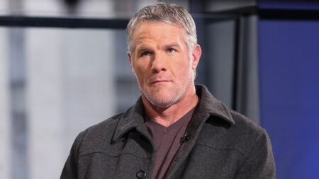 NFL legend Brett Favre shares update on tough battle with Parkinson's disease