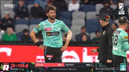 Umpires force Afridi out of attack