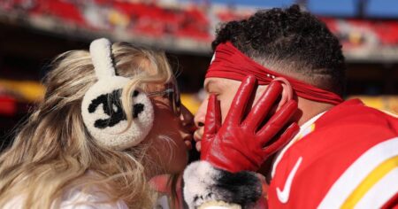 Brittany Mahomes Keeps Her Cool in White at Patrick Mahomes’ Kansas City Chiefs Game