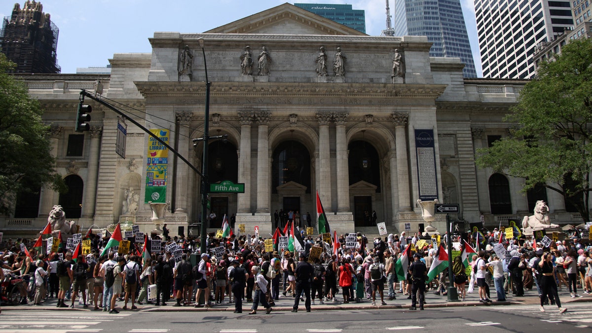 There were reportedly thousands of people at the "Stand with Gaza" protest at Bryant Park in New York on August 16, 2025.