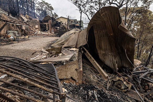 Central Coast Mayor Lawrie McKinna said early on Sunday that as many as 18 houses have been lost in Koolewong.