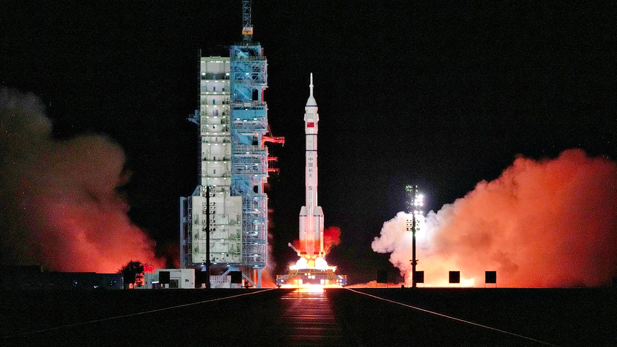 rocket carrying Shenzhou-21 launches