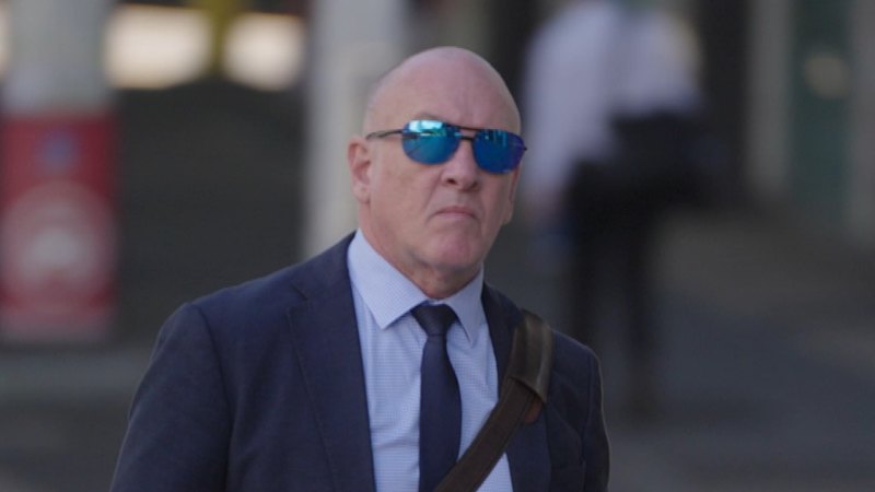 Rogue ATO investigator has taxpayer fitted with ankle monitor