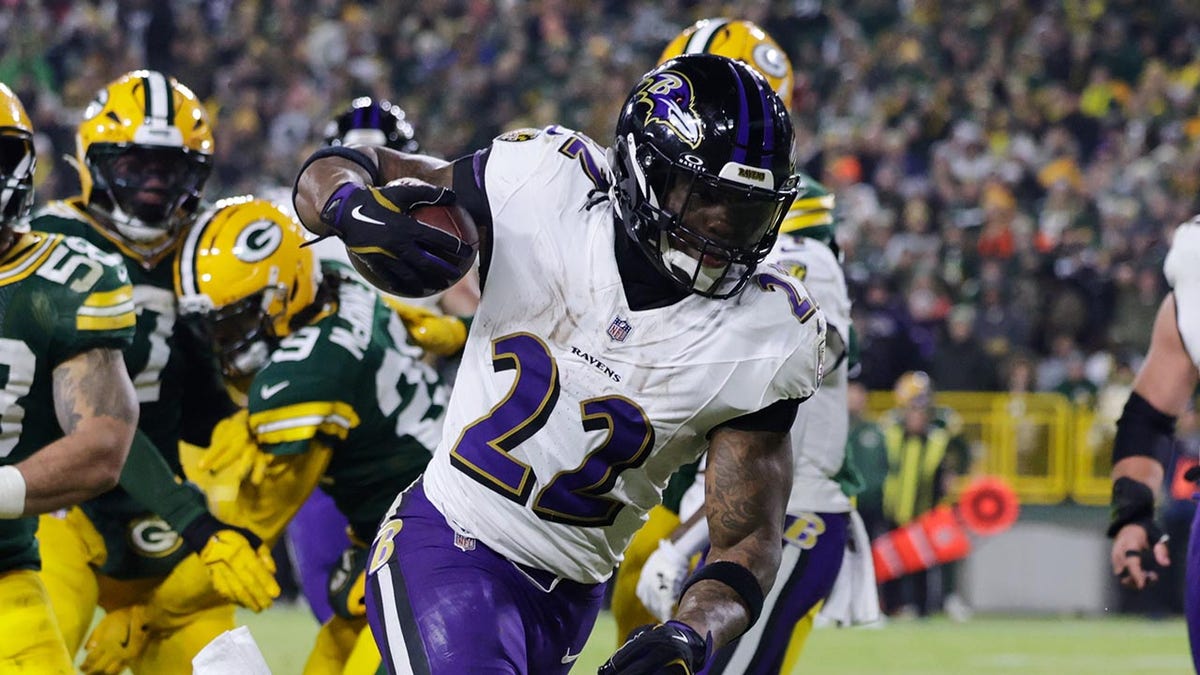 Derrick Henry scores a TD