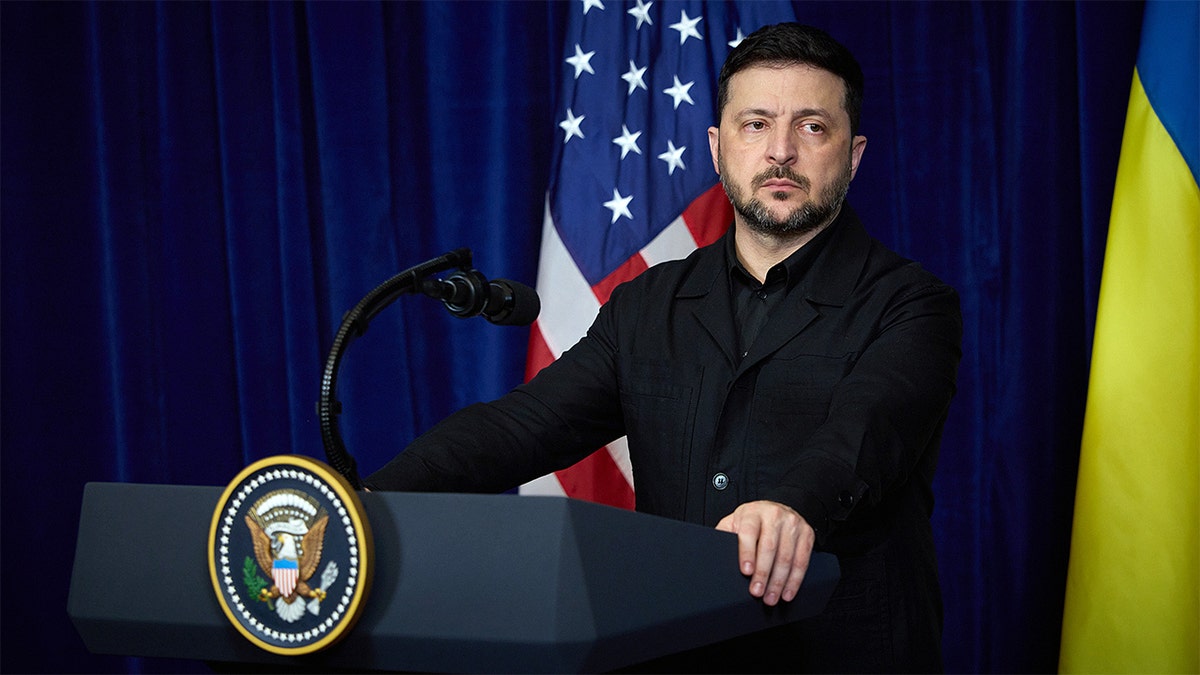 Zelenskyy speaking to press at Mar-a-Lago.