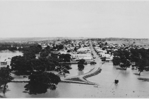 The flooded streets of Casterton, south-west Victoria, in March 1946.