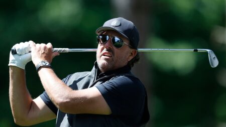 Golf legend Phil Mickelson weighs in on alleged fraud in California
