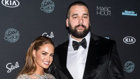 Former NFL lineman Matt Kalil suing model ex-wife over viral sex life comments: report