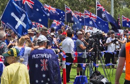 WA Police on high alert as two opposing Australia Day rallies begin in Perth CBD