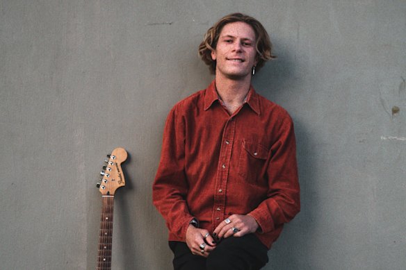 De Ruyter has been featured as an emerging artist on Triple J Unearthed.