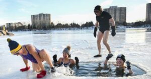 Montreal polar plunge fans want access to beach along St. Lawrence River