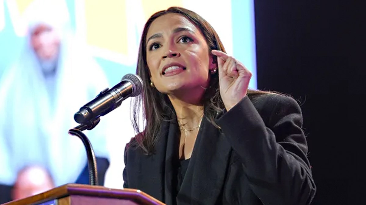 AOC speaks at Mamdani rally