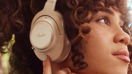 Fender Offers Up Its First Wireless Headphones, With Emphasis on Battery Life
