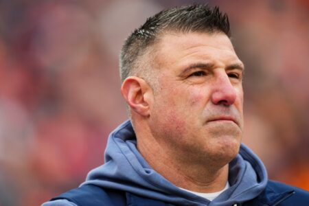 Patriots’ Mike Vrabel Has Strong Reaction to Bill Belichick’s Hall of Fame Snub