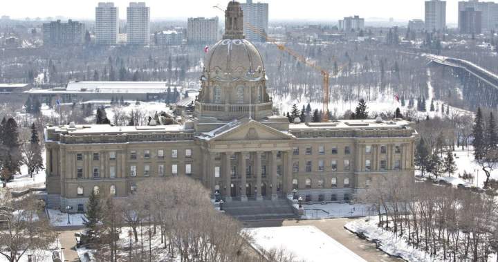 Thousands of Alberta government employees return to offices as hybrid work plan ends