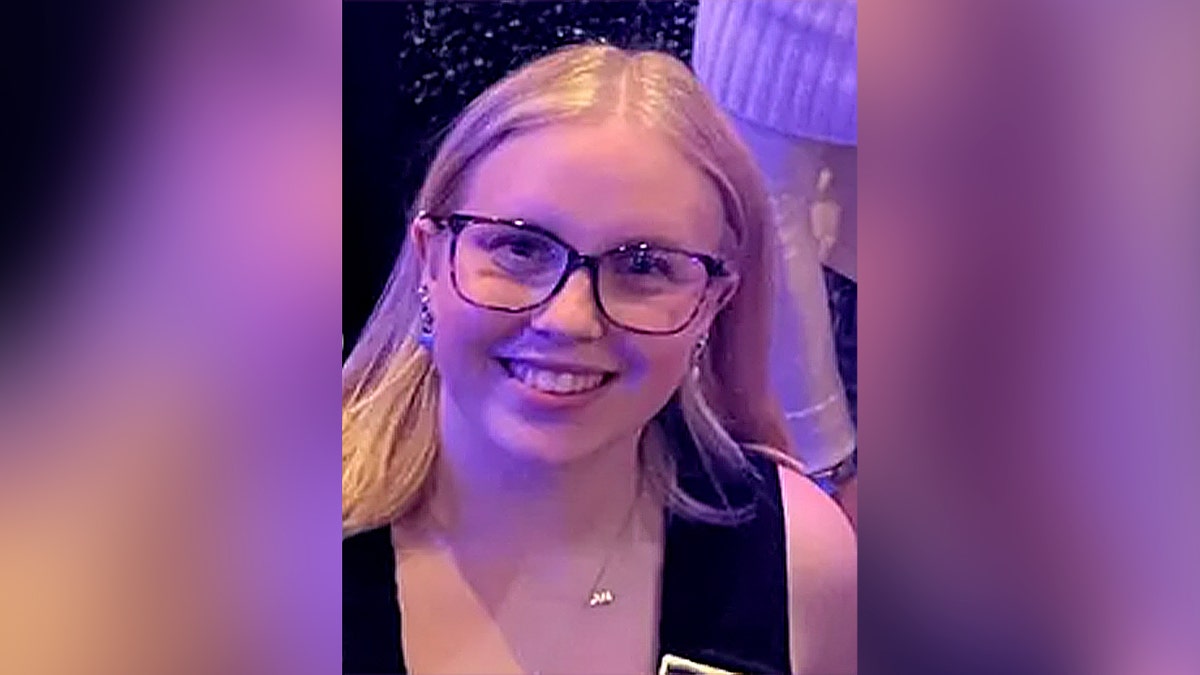 photo of ally blattner with glasses on