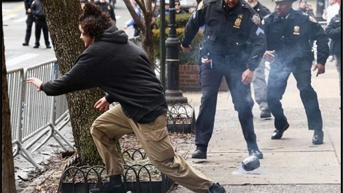 Suspect running away from Gracie Mansion in NYC