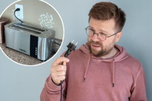 Tenant stunned when landlord orders all home appliances unplugged — and people are shockingly in agreement