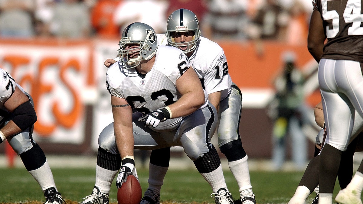 Barret Robbins in action