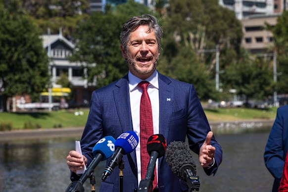 Melbourne Lord Mayor Nick Reece has challenged his Perth counterpart to eat humble pie.