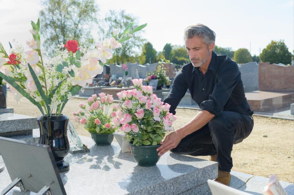 Dear Abby: My wife doesn’t like me visiting my first wife’s grave