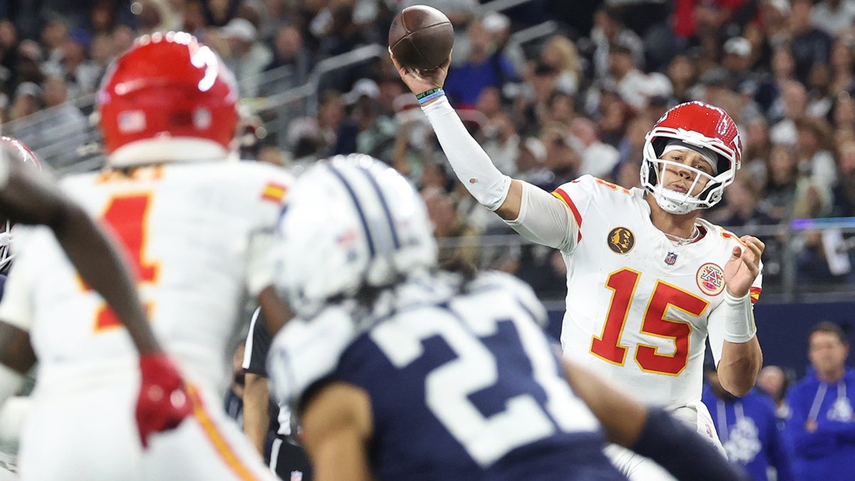Patrick Mahomes plays the Cowboys
