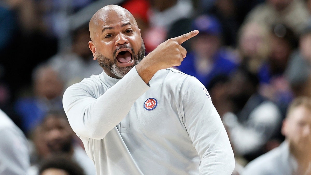 J.B. Bickerstaff shouts
