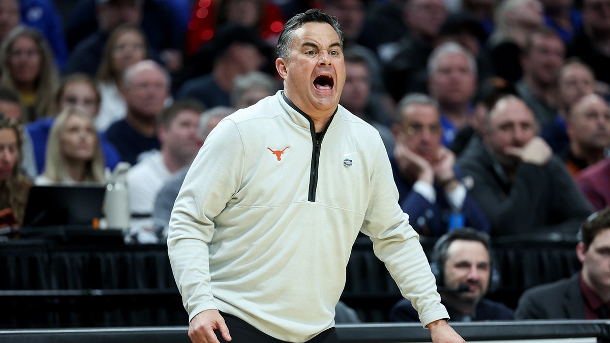 Sean Miller reacts