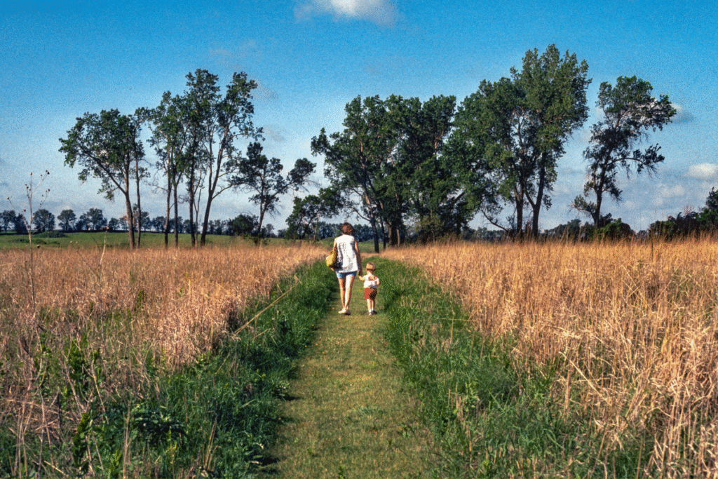 What Is a ‘Butter Mom’? Meet Gen Z’s Latest ’90s-Themed Aesthetic