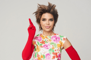 Lisa Rinna Wrote the Book on Reinventing Yourself