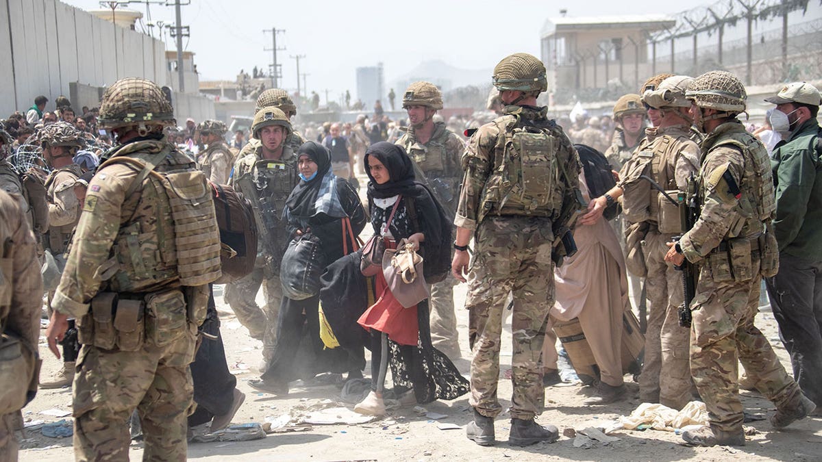 British armed forces and U.S. military personnel evacuating civilians in Kabul