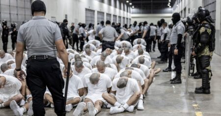 Appeals court shuts down criminal contempt probe over deportation flights of Venezuelan migrants