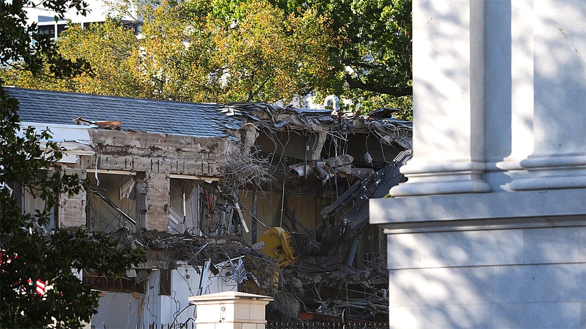 White House demolition for new ballroom