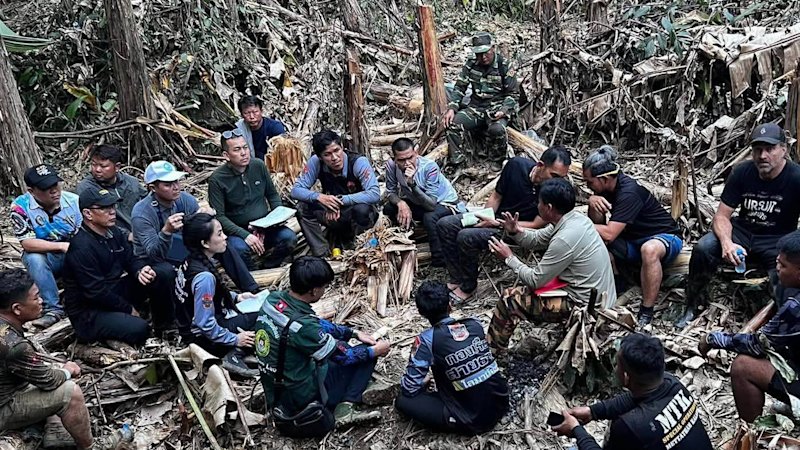 Royal commission exposes gun registry intelligence gap; Coalition criticise ‘rush’ to pass tax changes; five divers found alive in Laos cave