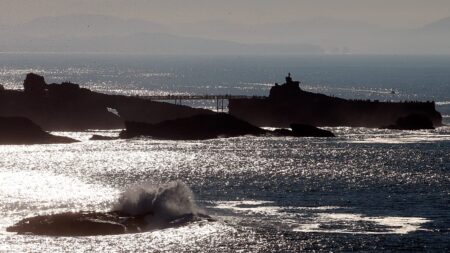 Two swimmers killed as French authorities warn of deadly riptides