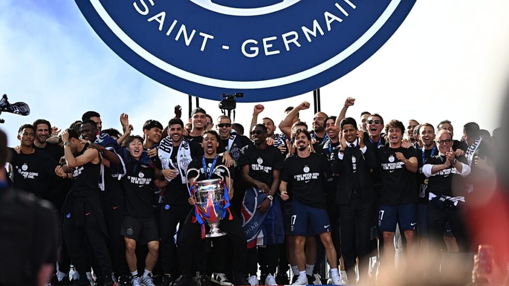 PSG: Champions League winners welcomed and celebrated in Paris